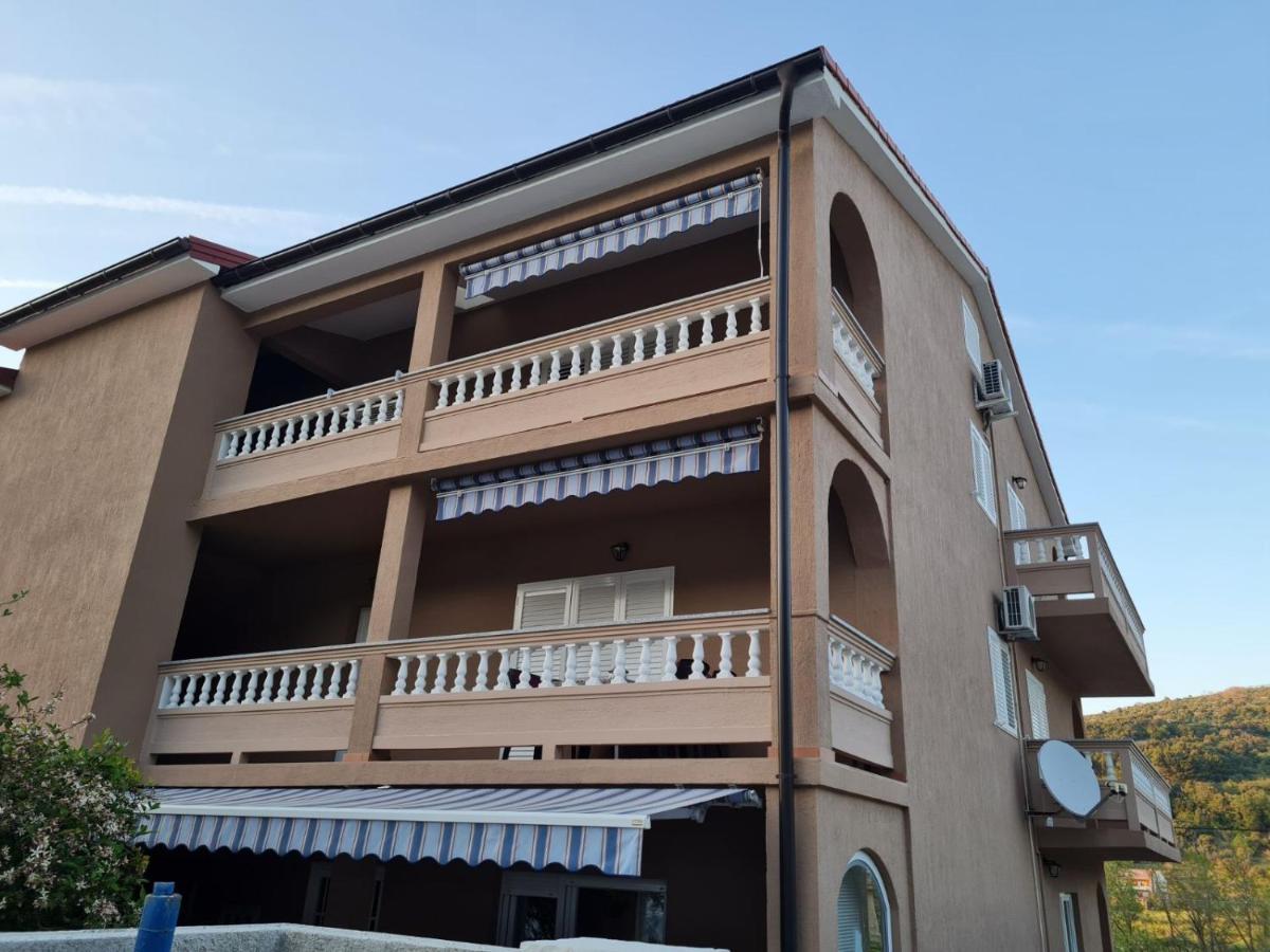 Apartments Nada Mundanije Luaran gambar