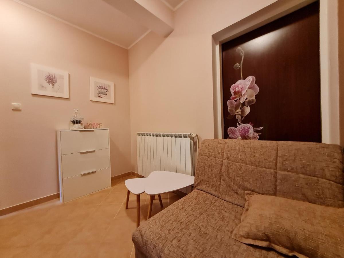 Apartments Nada Mundanije Luaran gambar