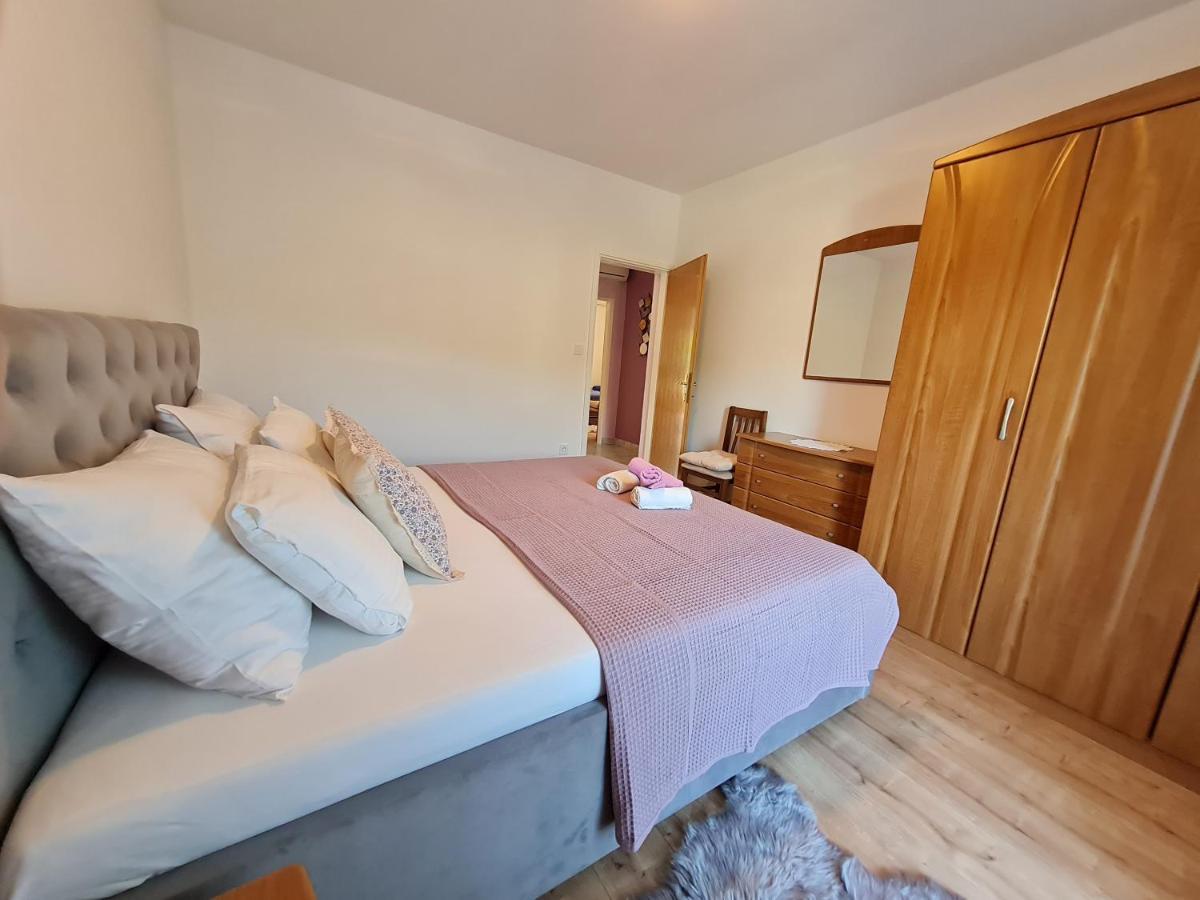 Apartments Nada Mundanije Luaran gambar