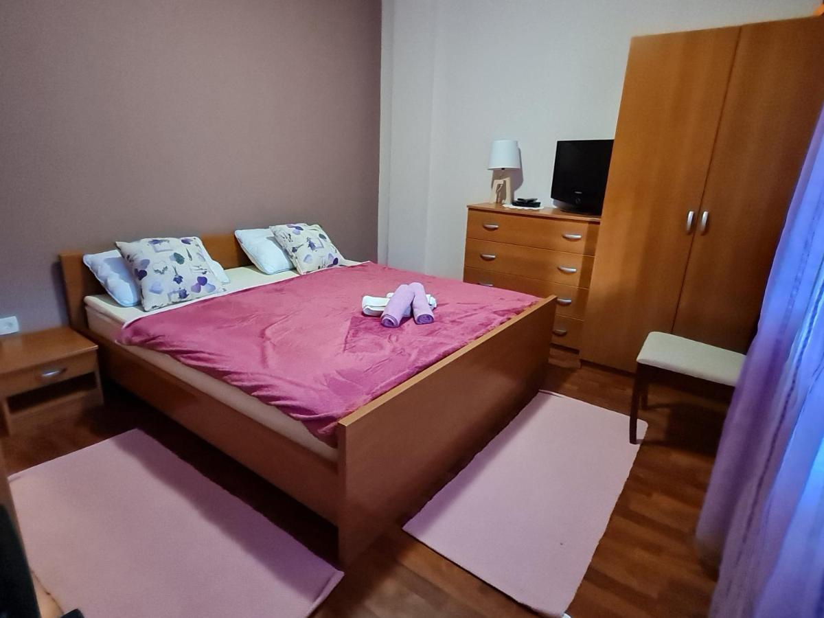 Apartments Nada Mundanije Luaran gambar
