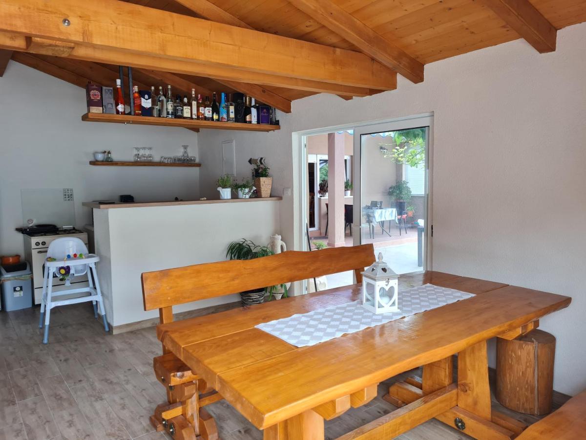 Apartments Nada Mundanije Luaran gambar